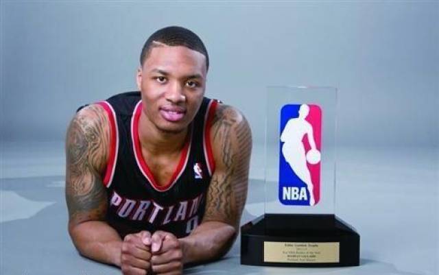 和8个篮板 和8个篮板